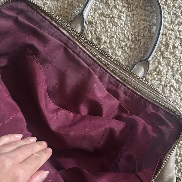 AUTH Pre-owned MARC by MARC JACOBS Goodbye Columbus Sylvie Cement Grey Crossbody - Picture 15 of 16